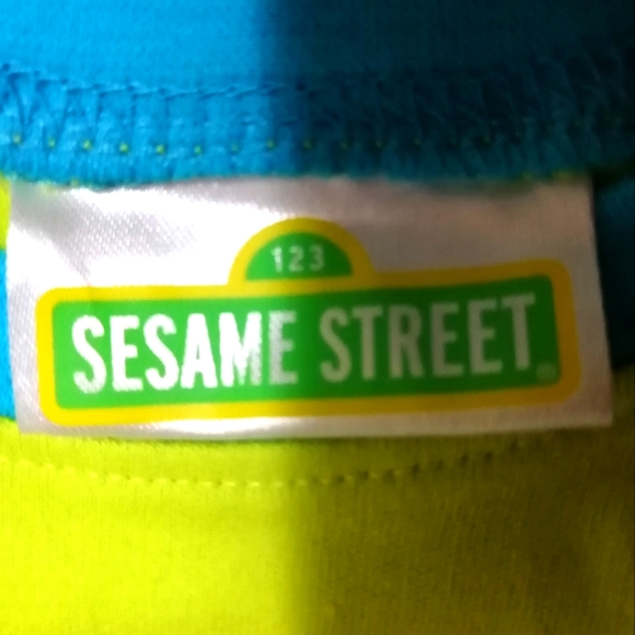 🔥SALE🔥 Sesame Street Oscar 2 Pc Baby Pajamas Set NWT Sizes 0-3M, 6-12M, 12-18M - Picture 7 of 8